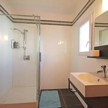 Apartment Bella דירה *